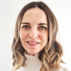 Dr Gabriela  Roman